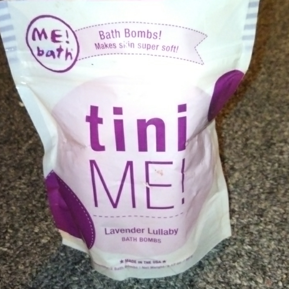 Me! Bath purple lavender bath bombs